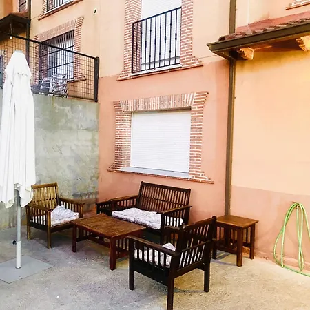 Vut La Taberna I Дом отдыха Пойялес-дель-Ойо